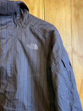 Load image into Gallery viewer, Size Medium The North Face Men&#39;s Light Jacket
