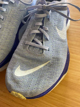 Load image into Gallery viewer, 10.5 Nike Men's Running Shoes
