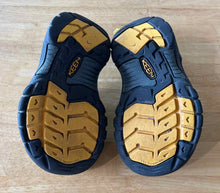 Load image into Gallery viewer, Keen Sandals
