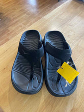 Load image into Gallery viewer, 8 Hoka Men's Sandals
