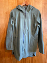 Load image into Gallery viewer, Women Size 10 Lululemon Green Women's Light Jacket

