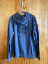 Load image into Gallery viewer, Mens Size Large Patagonia Men&#39;s Hoodie
