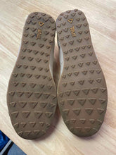 Load image into Gallery viewer, Shoe Size 8 Teva Cream Shoes
