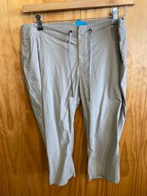 Load image into Gallery viewer, Size 12 Columbia Khaki Women's Capris
