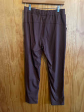Load image into Gallery viewer, Size Medium yogipace Brown Women's Sweater &amp; Sweatshirt
