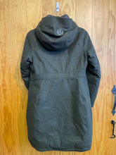 Load image into Gallery viewer, Women Size 8 Lululemon Green Women's Winter Jacket
