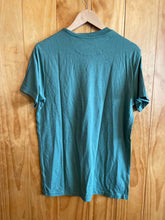 Load image into Gallery viewer, Size Medium TenTree Men&#39;s Short Sleeve Shirt
