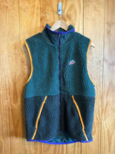 Load image into Gallery viewer, Size Small Nike Men&#39;s Vest
