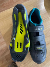 Load image into Gallery viewer, Garneau Womens 11 Cycling Shoes
