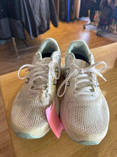 Load image into Gallery viewer, Shoe Size 9.5 New Balance White Running Shoes
