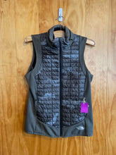 Load image into Gallery viewer, Size Small The North Face Green Women&#39;s Vest
