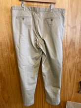 Load image into Gallery viewer, Size 42x32 LL Bean Men's Pants
