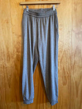 Load image into Gallery viewer, Size XS Patagonia Grey Women's Pants
