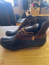Load image into Gallery viewer, Shoe Size 10 Sperry Brown Boots
