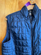 Load image into Gallery viewer, Size X-Large Storm Creek Men's Vest
