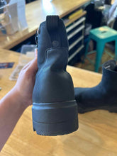 Load image into Gallery viewer, Shoe Size 6 Bogs Black Boots
