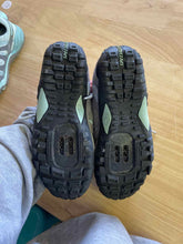 Load image into Gallery viewer, Specialized 7.5 Cycling Shoes

