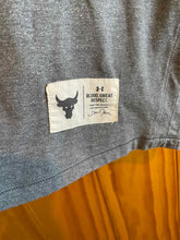Load image into Gallery viewer, Size 2XL Under Armour Men's Long Sleeve Shirt

