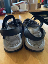 Load image into Gallery viewer, Women's Shoe Size 10.5 Keen Black Sandals
