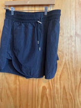 Load image into Gallery viewer, Size X-Large Varley Black Women's Shorts
