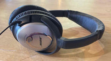 Load image into Gallery viewer, Bose Headphones
