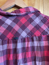 Load image into Gallery viewer, Size S Columbia Red Women's Flannel
