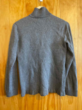 Load image into Gallery viewer, Size Medium Patagonia Men's Sweater &amp; Sweatshirt
