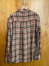 Load image into Gallery viewer, Size XL Gramicci Men&#39;s Long Sleeve Shirt
