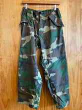 Load image into Gallery viewer, Size Large Men's Rain Pants
