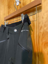 Load image into Gallery viewer, Size Small FlyLow Black Women&#39;s Snow Pants
