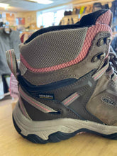 Load image into Gallery viewer, Women's Shoe Size 9.5 Keen Brown Hiking Boots
