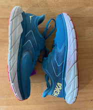 Load image into Gallery viewer, Shoe Size 7.5 Hoka Blue Running Shoes
