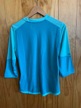 Load image into Gallery viewer, Size M Pearl Izumi Teal Women's Short Sleeve Shirt
