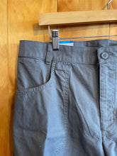 Load image into Gallery viewer, Size 34x9 Columbia Men's Shorts

