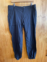 Load image into Gallery viewer, Size 14 REI B&amp;W Women&#39;s Pants
