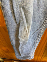 Load image into Gallery viewer, Size 34x32 Levi Strauss &amp; Co. Men's Jeans
