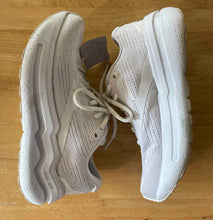 Load image into Gallery viewer, Women's Shoe Size 6 Brooks White Running Shoes
