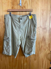 Load image into Gallery viewer, Size 38 Kuhl Men's Shorts

