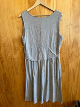 Load image into Gallery viewer, Size X-Large The North Face Grey Dress

