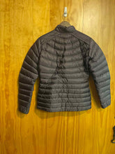 Load image into Gallery viewer, Women Size M Arc&#39;teryx Purple Women&#39;s Winter Jacket
