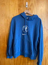 Load image into Gallery viewer, Mens Size Medium Nike Men's Hoodie

