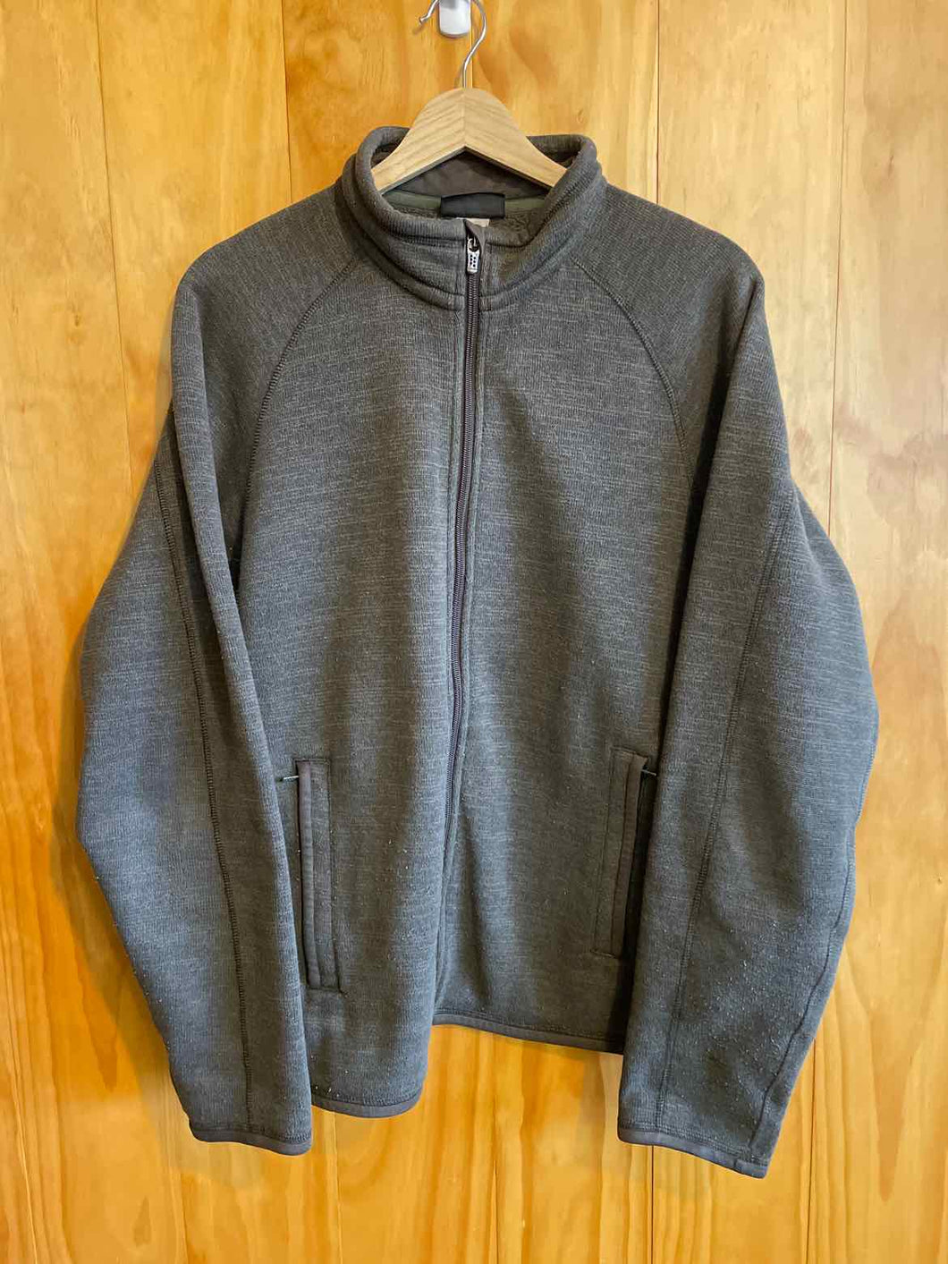 Size Large Patagonia Men's Sweater & Sweatshirt