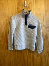 Load image into Gallery viewer, Size XS Patagonia Cream Women's Sweater &amp; Sweatshirt
