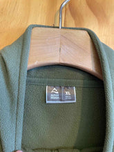 Load image into Gallery viewer, Size XL Alpine Design Men&#39;s Fleece
