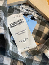 Load image into Gallery viewer, Size Large Duluth Trading Green Women&#39;s Flannel
