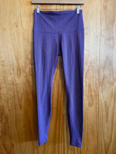 Load image into Gallery viewer, Size 8 Lululemon Purple Women's Leggings
