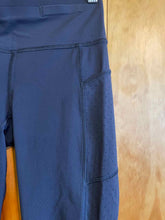 Load image into Gallery viewer, Size 4 Lululemon Black Women's Leggings

