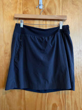 Load image into Gallery viewer, Size 8 Athleta Black Skirt
