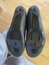 Load image into Gallery viewer, Shimano 7.5 Cycling Shoes
