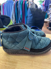 Load image into Gallery viewer, Women&#39;s Shoe Size 9 Chaco Teal Slippers
